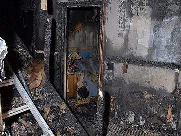 La casa tras el incendio La casa tras el incendio