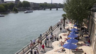 París inaugura su playa a orillas del Sena