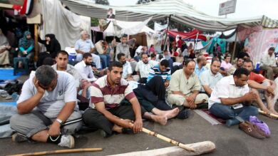 Los seguidores de Mursi se concentran frente al Supremo para pedir la dimisión del fiscal