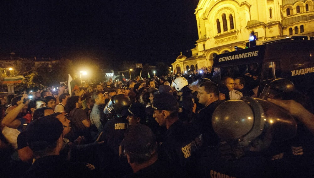 Enfrentamientos en el Parlamento de Bulgaria