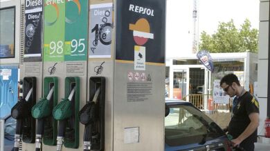 La justicia europea cree que el 'céntimo sanitario' vulnera la legislación