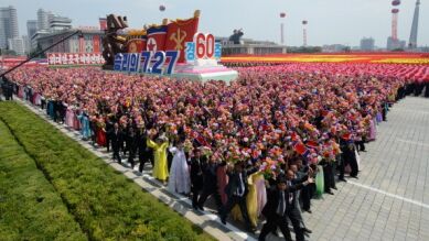 Corea del Norte celebra el 60 aniversario del fin de la guerra con un espectacular desfile