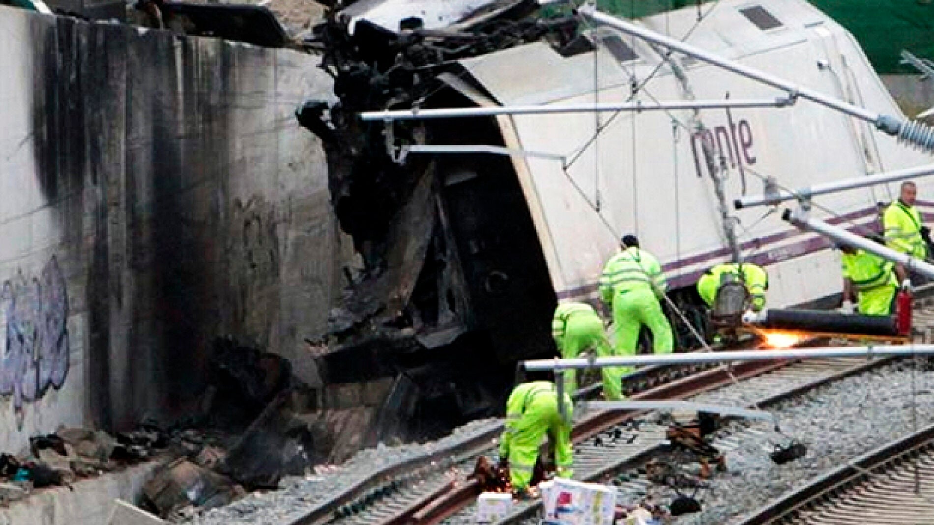 Imagen del tren Alvia siniestrado en Santiago