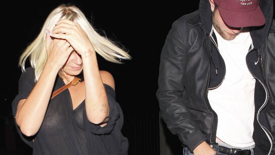 Robert Pattinson pillado junto a la cantante Sia Furler en Los Ángeles