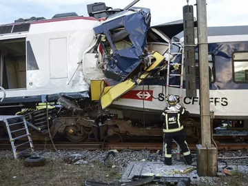 Choque de dos trenes en Suiza Choque de dos trenes en Suiza