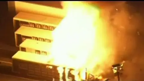 Imágenes del fuego causado por la explosión en la planta de Florida Imágenes del fuego causado por la explosión en la planta de Florida