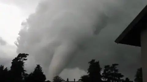 Tornado en el norte de Italia Tornado en el norte de Italia