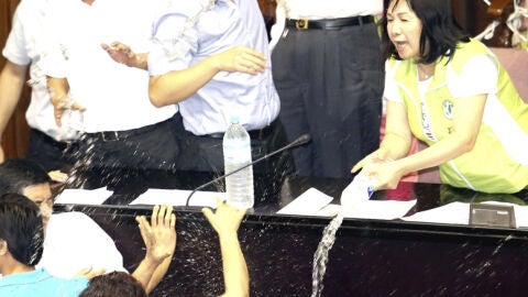 Los diputados de Taiw&aacute;n se agreden