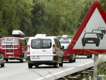 Enorme afluencia de vehículos en las carreteras españolas
