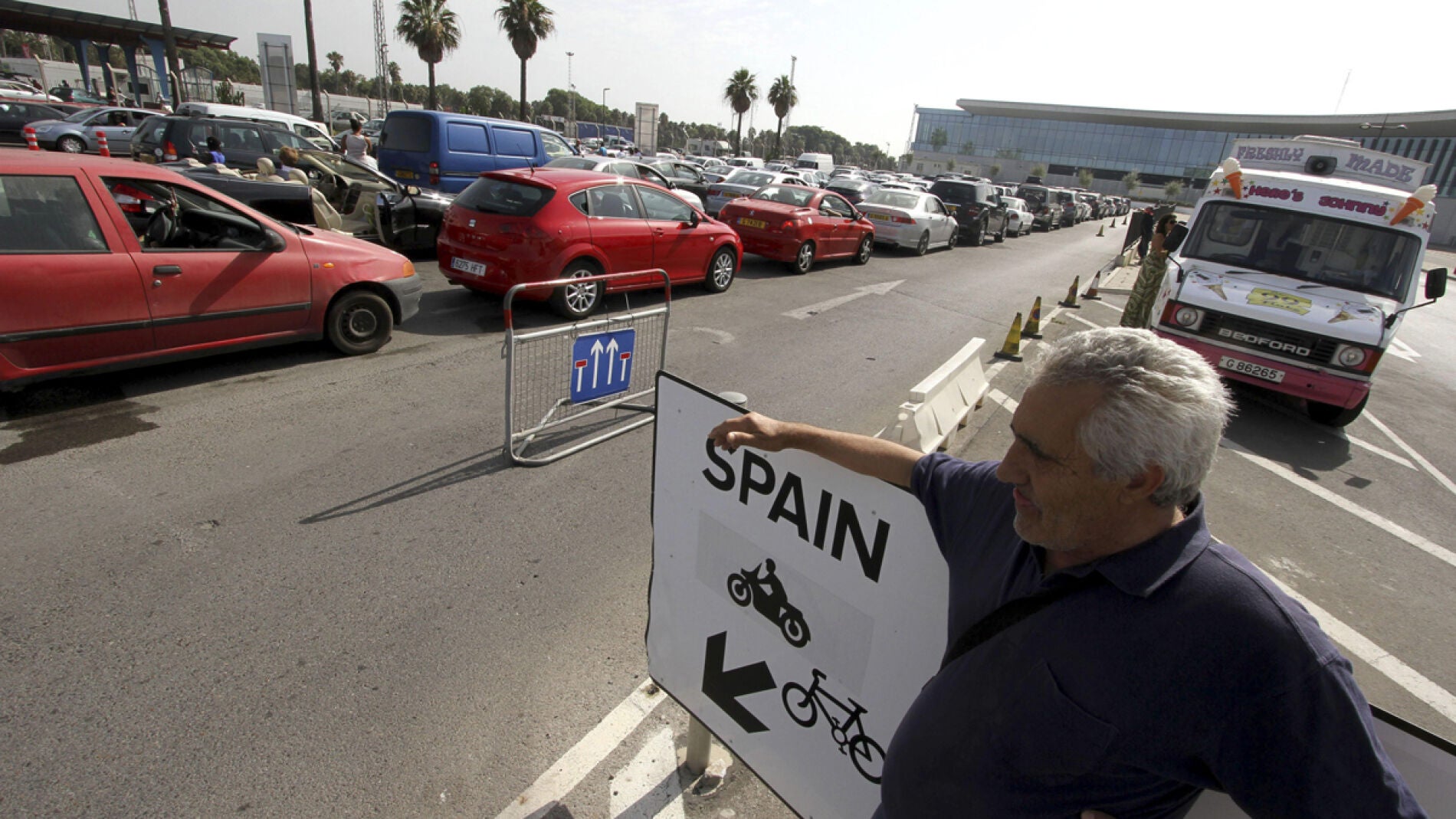 Largas colas en la frontera de Gibraltar