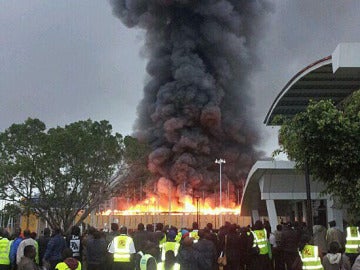 Un incendio obliga a cerrar el aeropuerto de Nairobi