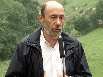 El secretario general del PSOE, Alfredo Pérez Rubalcaba, en Asturias