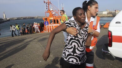 Otros siete inmigrantes ilegales han sido rescatados en aguas del Estrecho