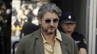 Crist&oacute;bal P&aacute;ez a la salida de la Audiencia