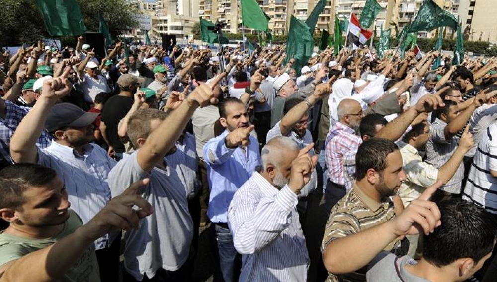 Manifestación de decenas de personas en favor de Mursi