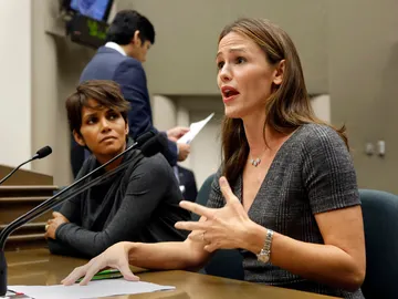 Halle Berry y Jennifer Garner en guerra contra los paparazzis Halle Berry y Jennifer Garner en guerra contra los paparazzis