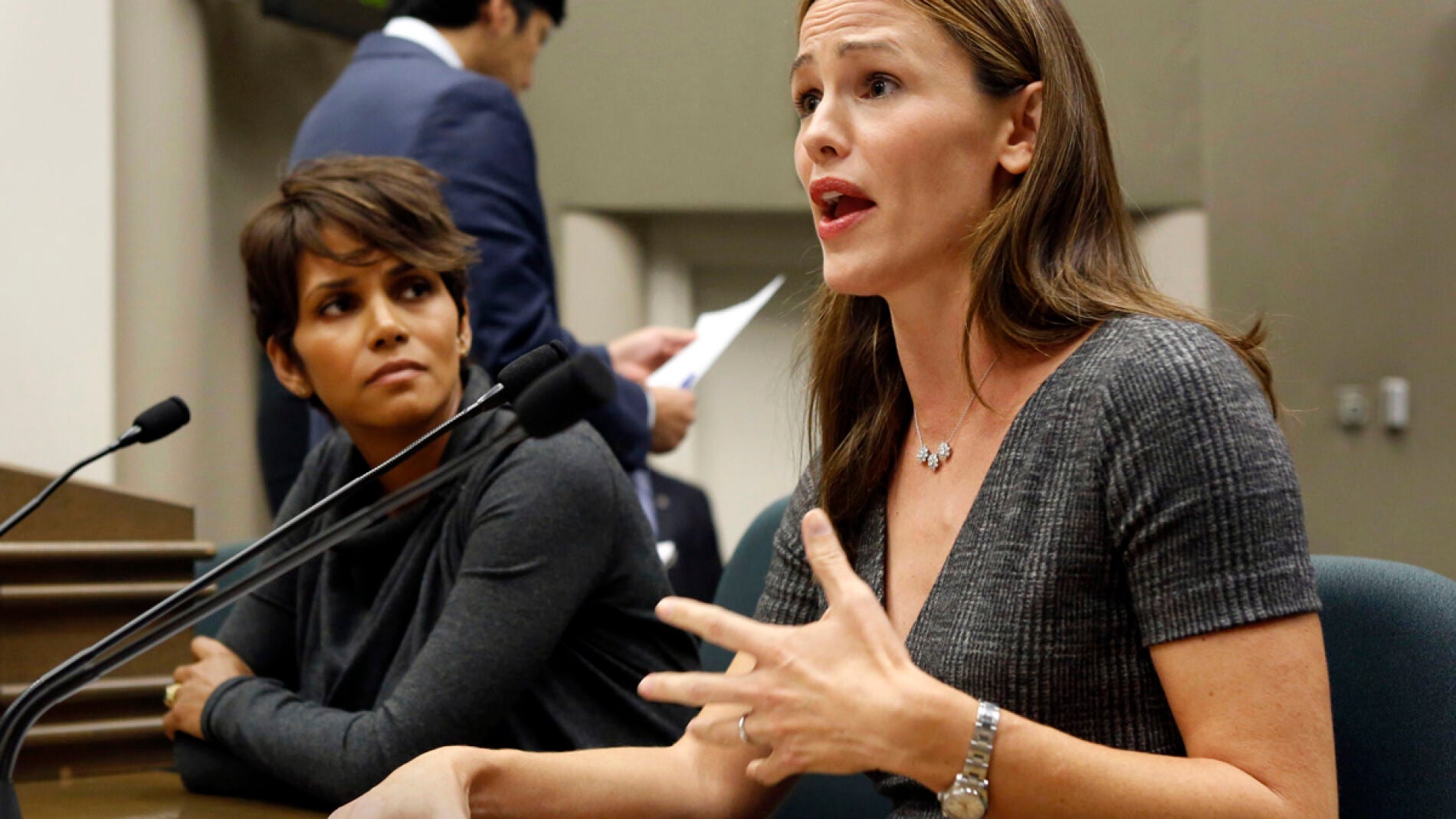 Halle Berry y Jennifer Garner en guerra contra los paparazzis