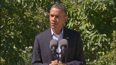 Obama condena la violencia en Egipto y suspende los ejercicios militares conjuntos