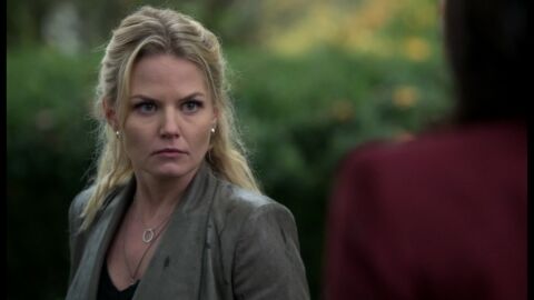 Emma se enfrenta a Regina