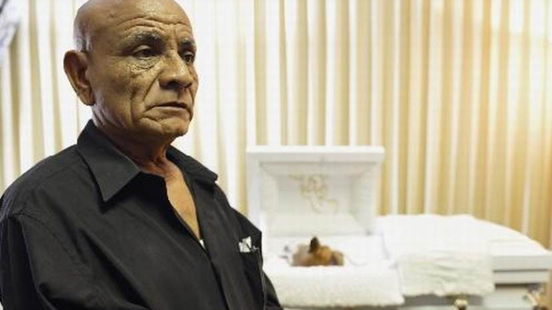Eusebio Carrasco, due&ntilde;o del perro