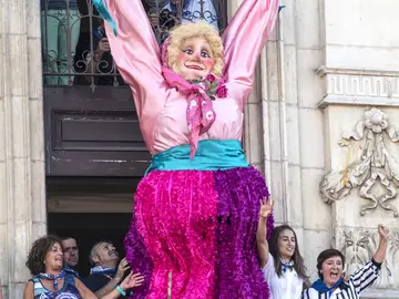 Artola no puede ejercer como txupinera Artola no puede ejercer como txupinera