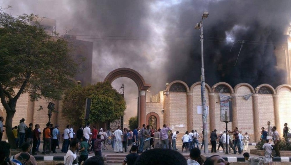 Iglesia copta incendiada