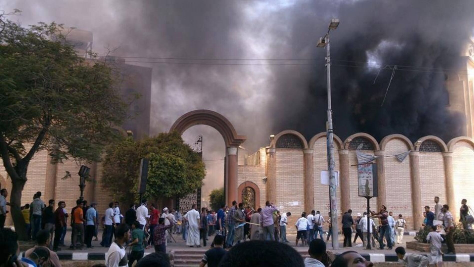 Iglesia copta incendiada