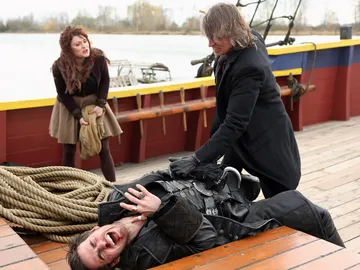 Garfio y el señor Gold, en su lucha a vida o muerte Garfio y el señor Gold, en su lucha a vida o muerte