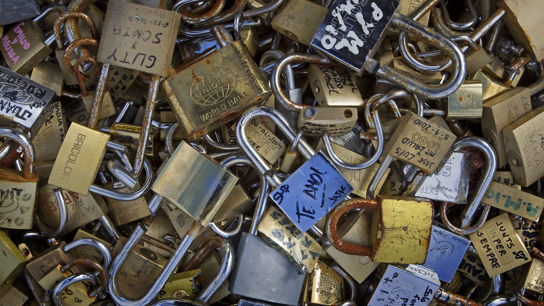 Candados en el Pont des Arts Candados en el Pont des Arts