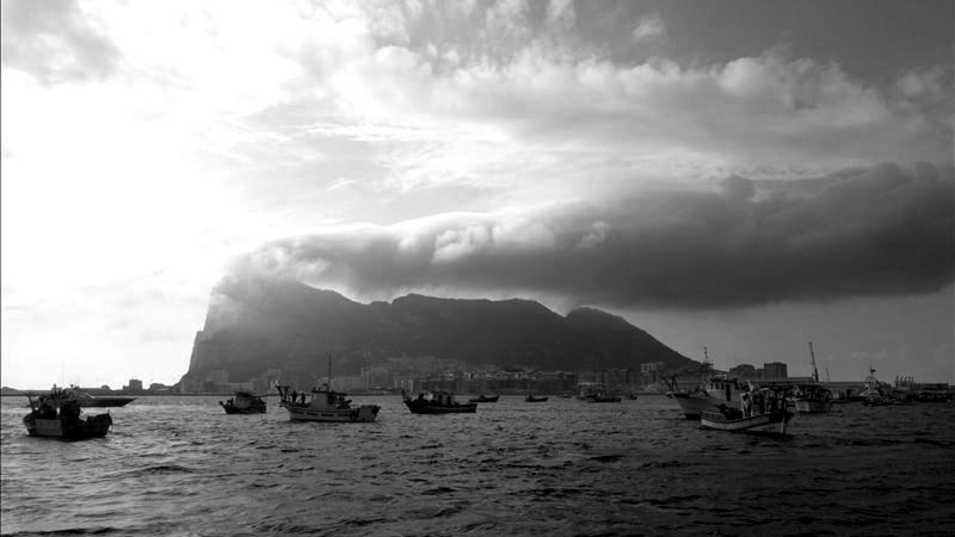Pe&ntilde;&oacute;n de Gibraltar en blanco y negro