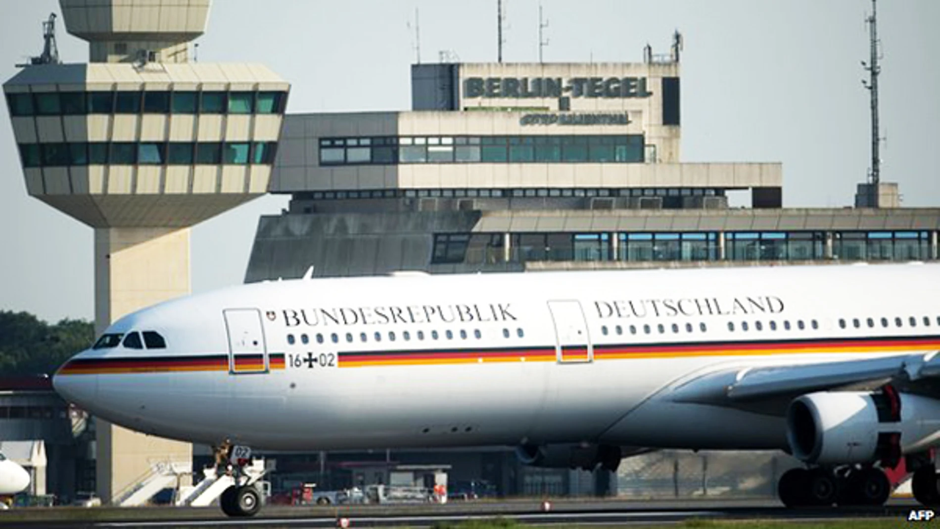 Avión oficial en el Gobierno de Alemania. Avión oficial en el Gobierno de Alemania.
