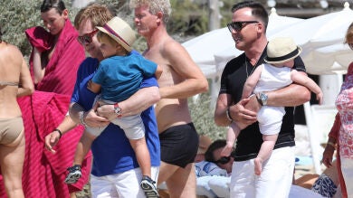 Elton John pide boicotear a Dolce & Gabbana por criticar las adopciones gays