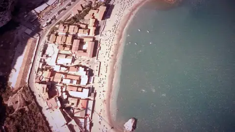 Gibraltar gana 50 metros al mar para construir un megacomplejo residencial gracias a los espigones Gibraltar gana 50 metros al mar para construir un megacomplejo residencial gracias a los espigones