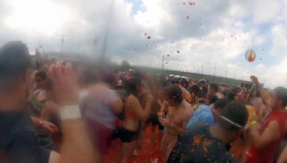 Recreación de la tomatina celebrada en Richmond, en Estados Unidos