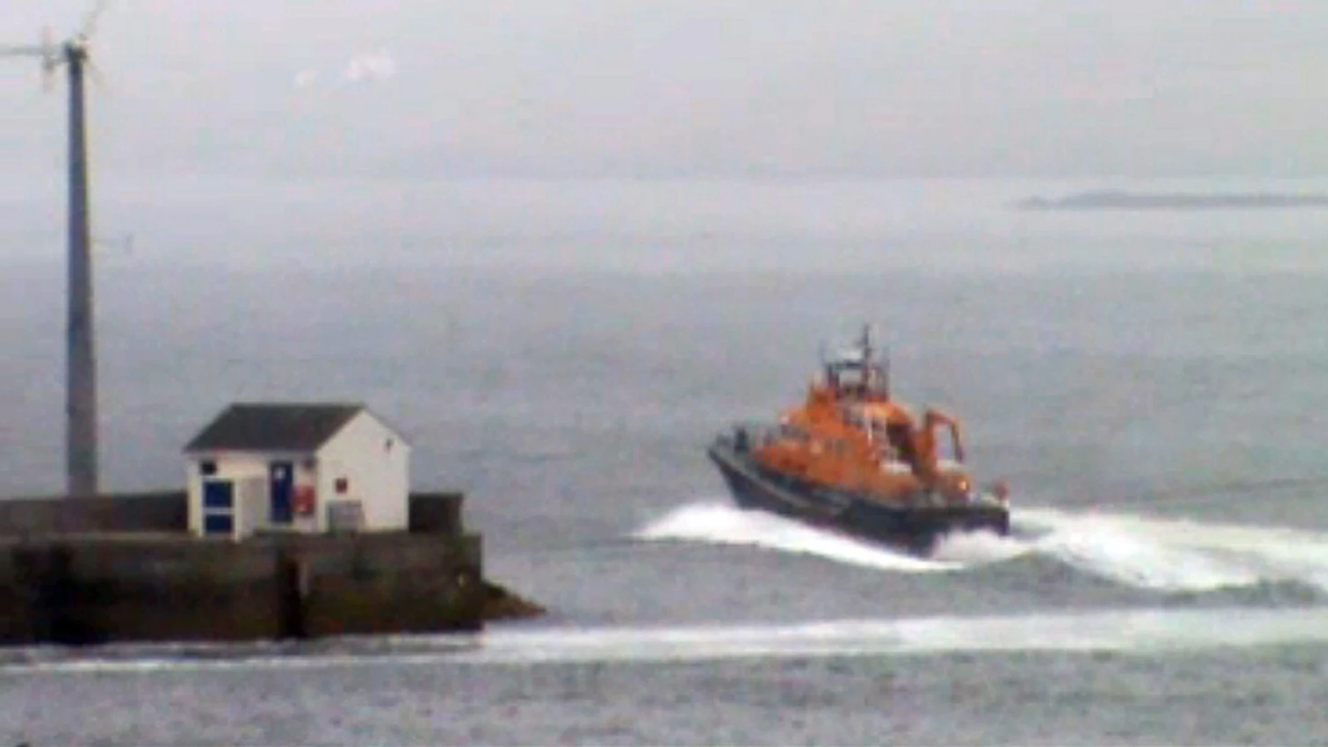 Barca de los servicios de rescate Barca de los servicios de rescate