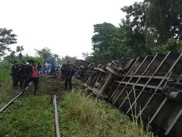 Vista general del descarrilamiento del tren de carga conocido como 'La Bestia' Vista general del descarrilamiento del tren de carga conocido como 'La Bestia'