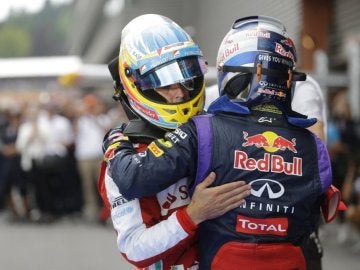 Alonso y Vettel se funden en un abrazo