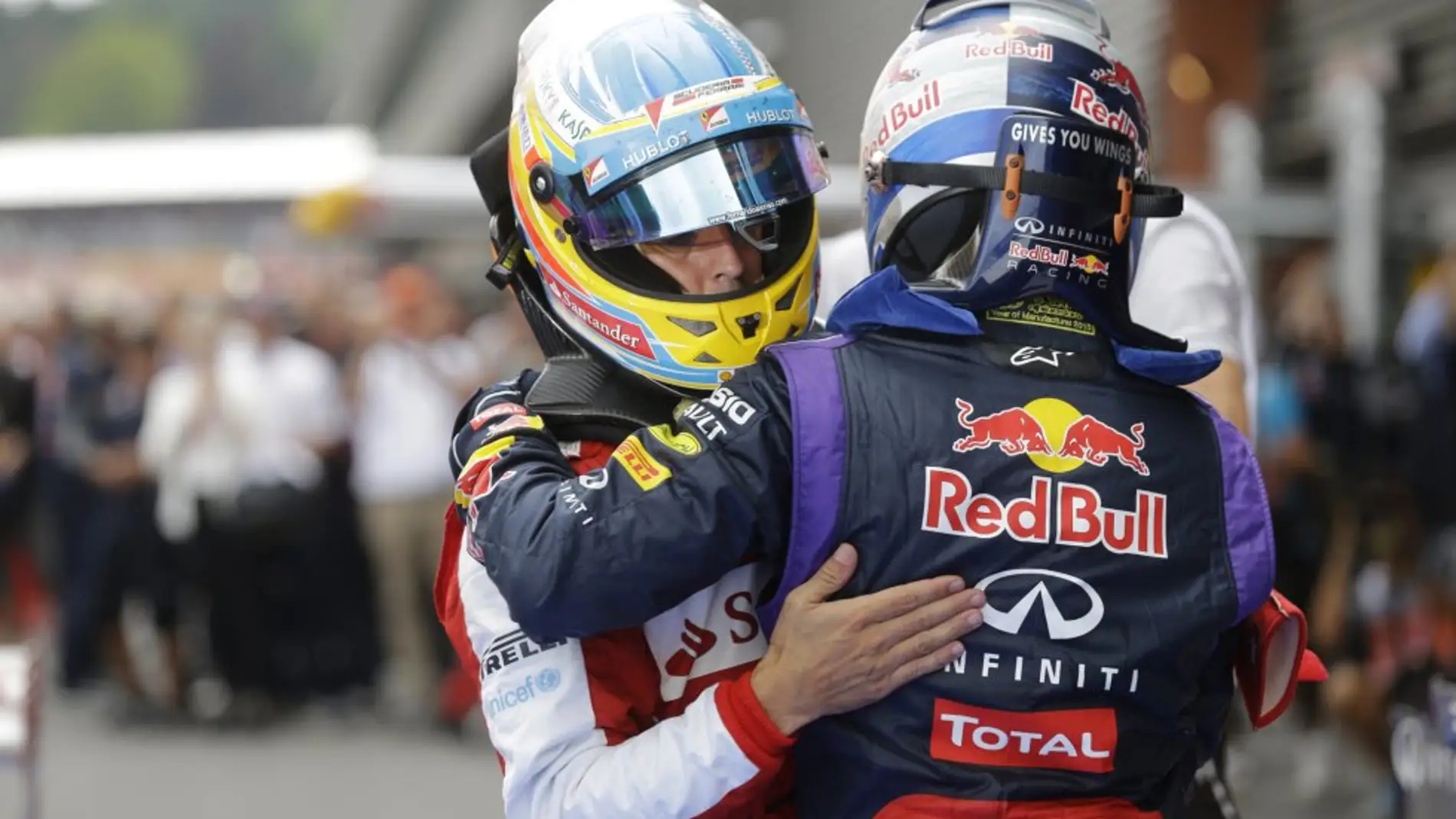 Alonso y Vettel se funden en un abrazo