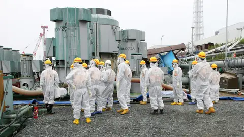 Trabajadores en la central de Fukushima Trabajadores en la central de Fukushima