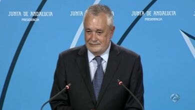 Griñán justifica su renuncia para preservar a la Junta de la 