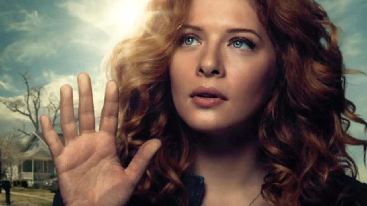 Julia Shumway (Rachelle Lefevre)