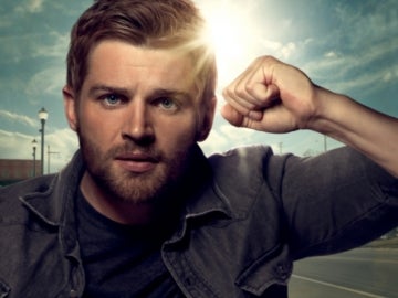 Dale “Barbie” Barbara (Mike Vogel)