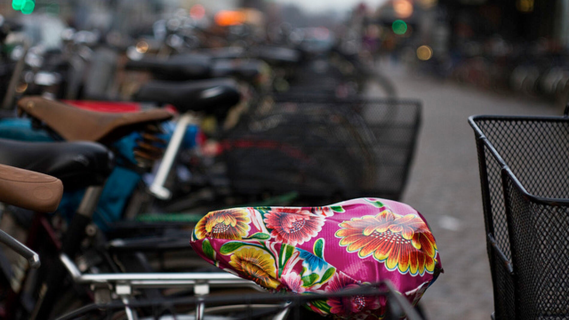 Un japon&eacute;s roba 200 asientos de bicicletas de mujer para olerlos y lamerlos