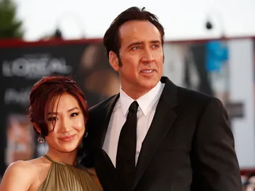 Nicolas Cage y Alice Kim Nicolas Cage y Alice Kim