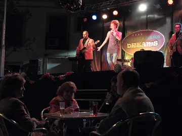 Trini, en su orquesta Trini, en su orquesta