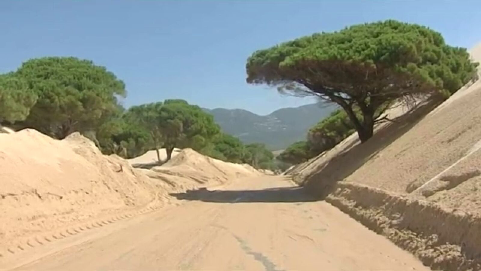 El PSOE acusa al alcalde de Tarifa de vender arena a Gibraltar 