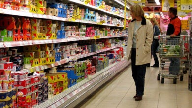 Los españoles cambian sus hábitos: 7 de cada 10 sólo compra productos básicos