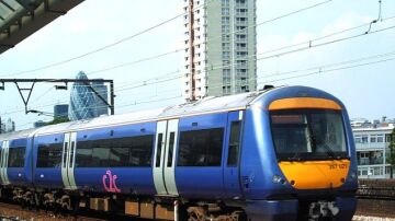 Un tren en la estación Southend Central 