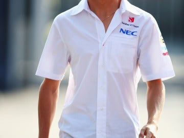 Esteban Gutiérrez camina por Monza