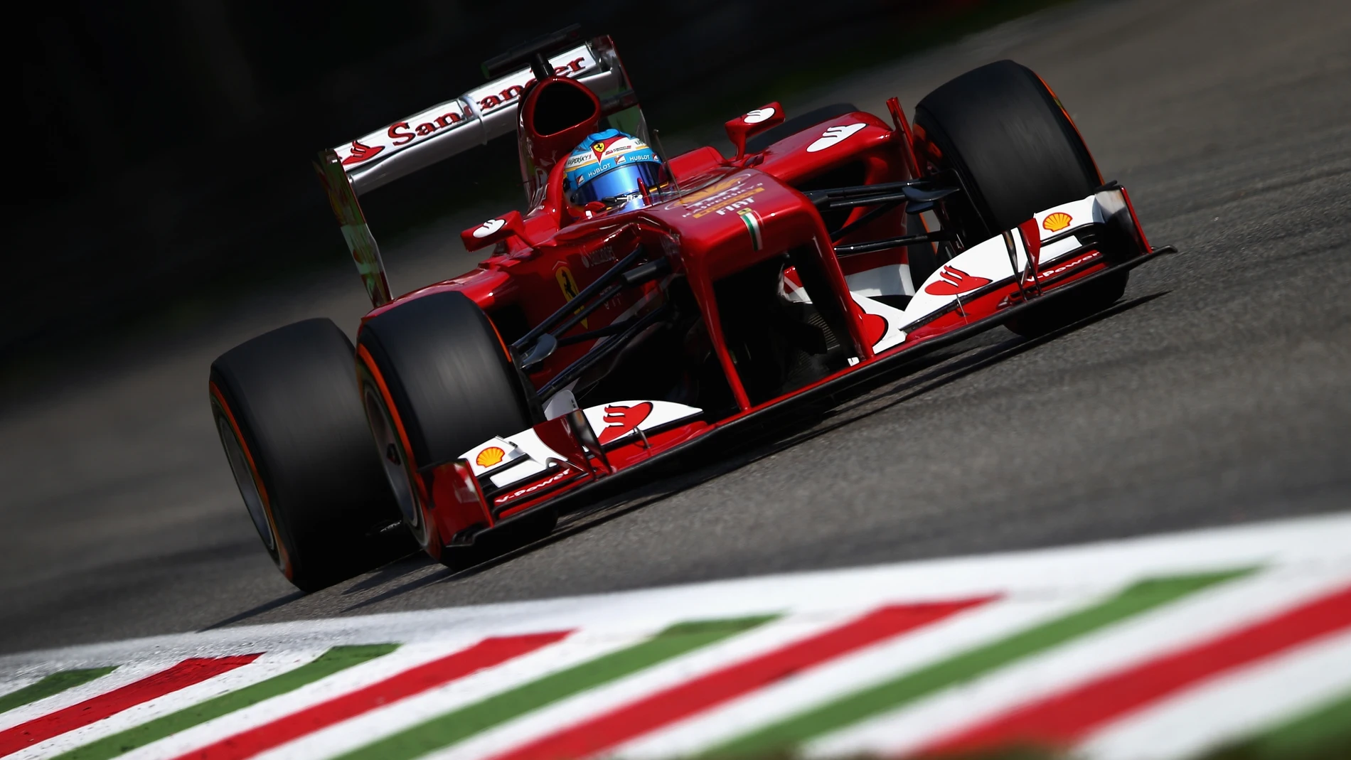 Fernando Alonso rueda en Monza